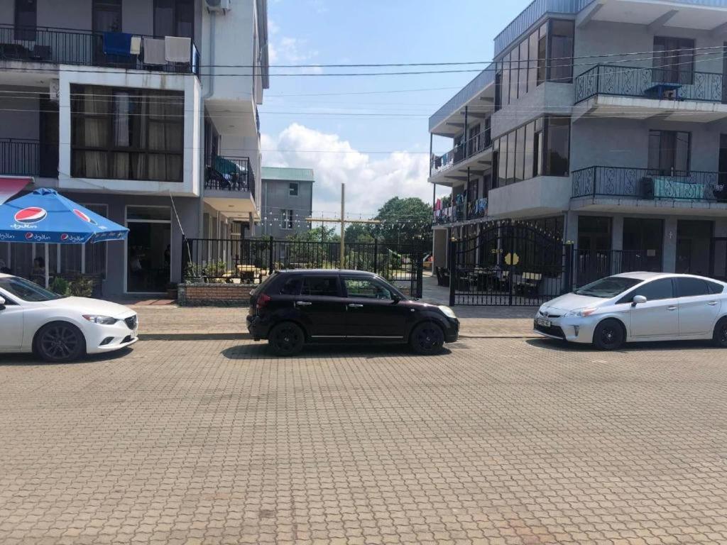 Hotel Guga Kobuleti Bagian luar foto