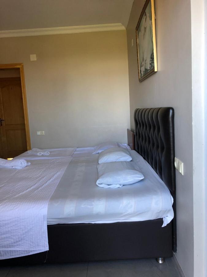 Hotel Guga Kobuleti Bagian luar foto
